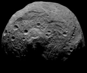 Image of asteroid Vesta from the spacecraft Dawn on July 19, 2011