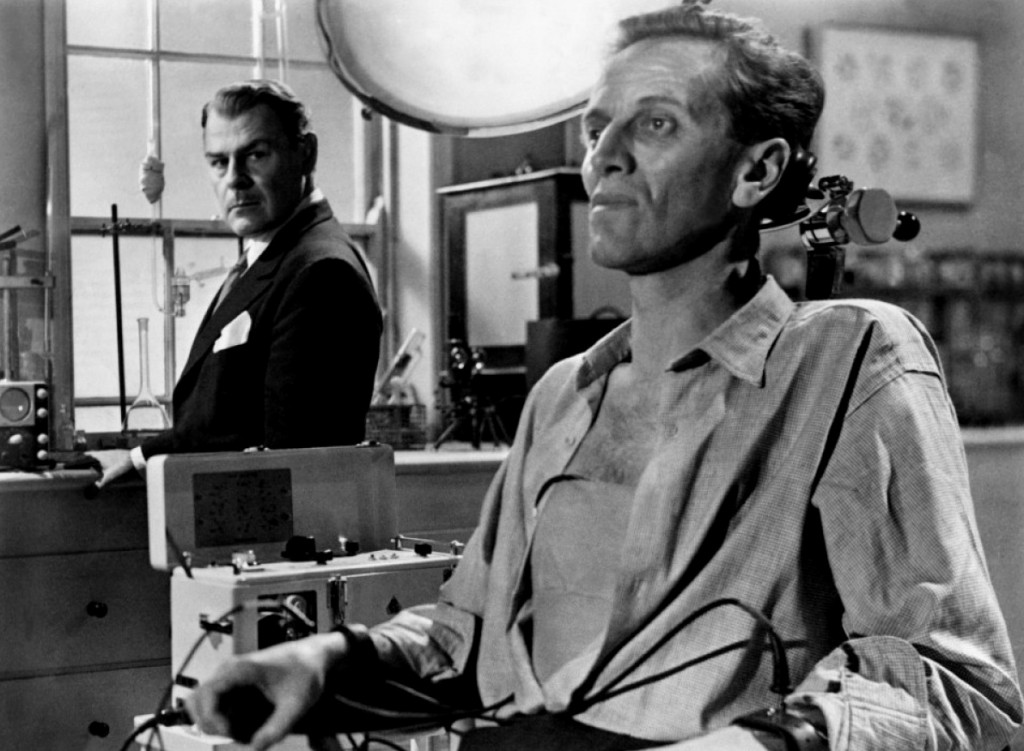 Brian Donlevy & Richard Wordsworth in The Quatermass Xperiment