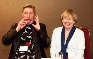 Les and Val Edwards react to a funny story at the WFC 2014