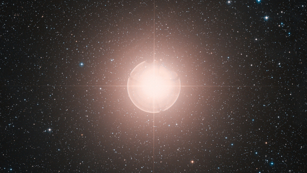 A color composite of Betelgeuse made from exposures from the Digitized Sky Survey 2